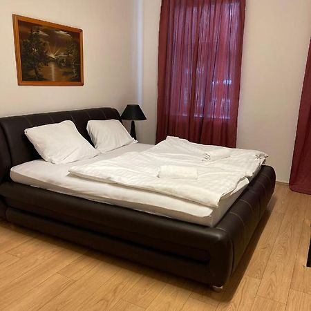 Neat 1Br Apt. Simmering-Ideal For Longstays Відень Екстер'єр фото